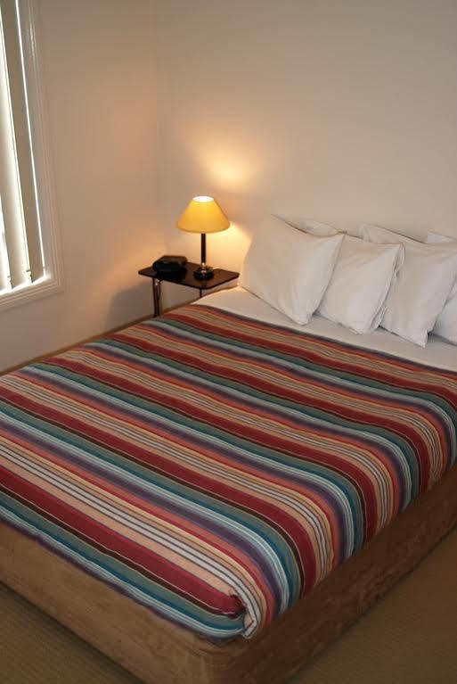 Melton Motor Inn And Apartments Dış mekan fotoğraf
